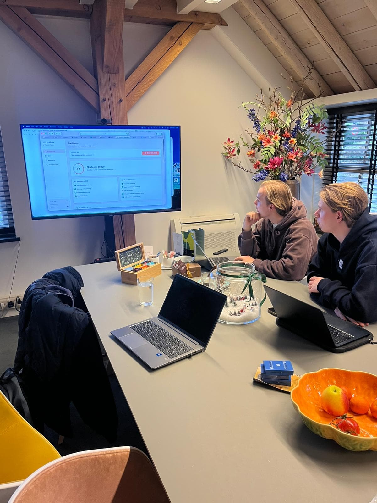 Team meeting at desk